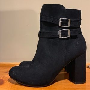 Black Booties w/ Buckle Accents!